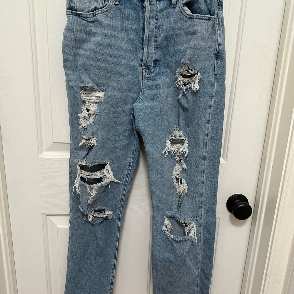 Hollister Light‎ Blue Distressed Cropped Jeans size 7R
